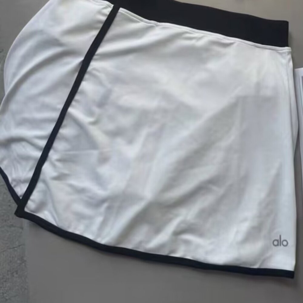Alo Yoga Airbrush Streamlined Bra Tank + Skirt - Picture 6 of 6